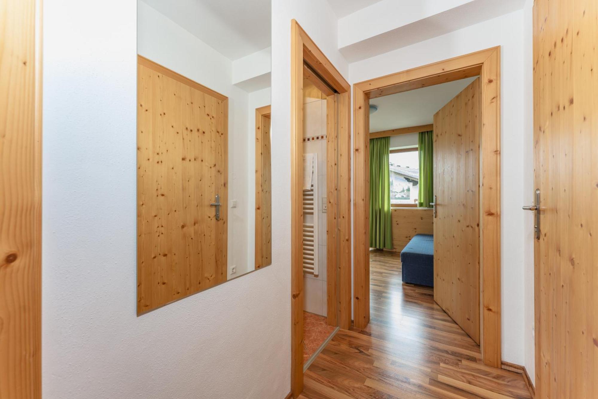 Apartment mit 2 Schlafzimmern mit Balkon und Terrasse